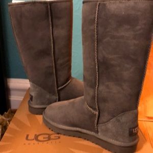 Never worn Ugg boots